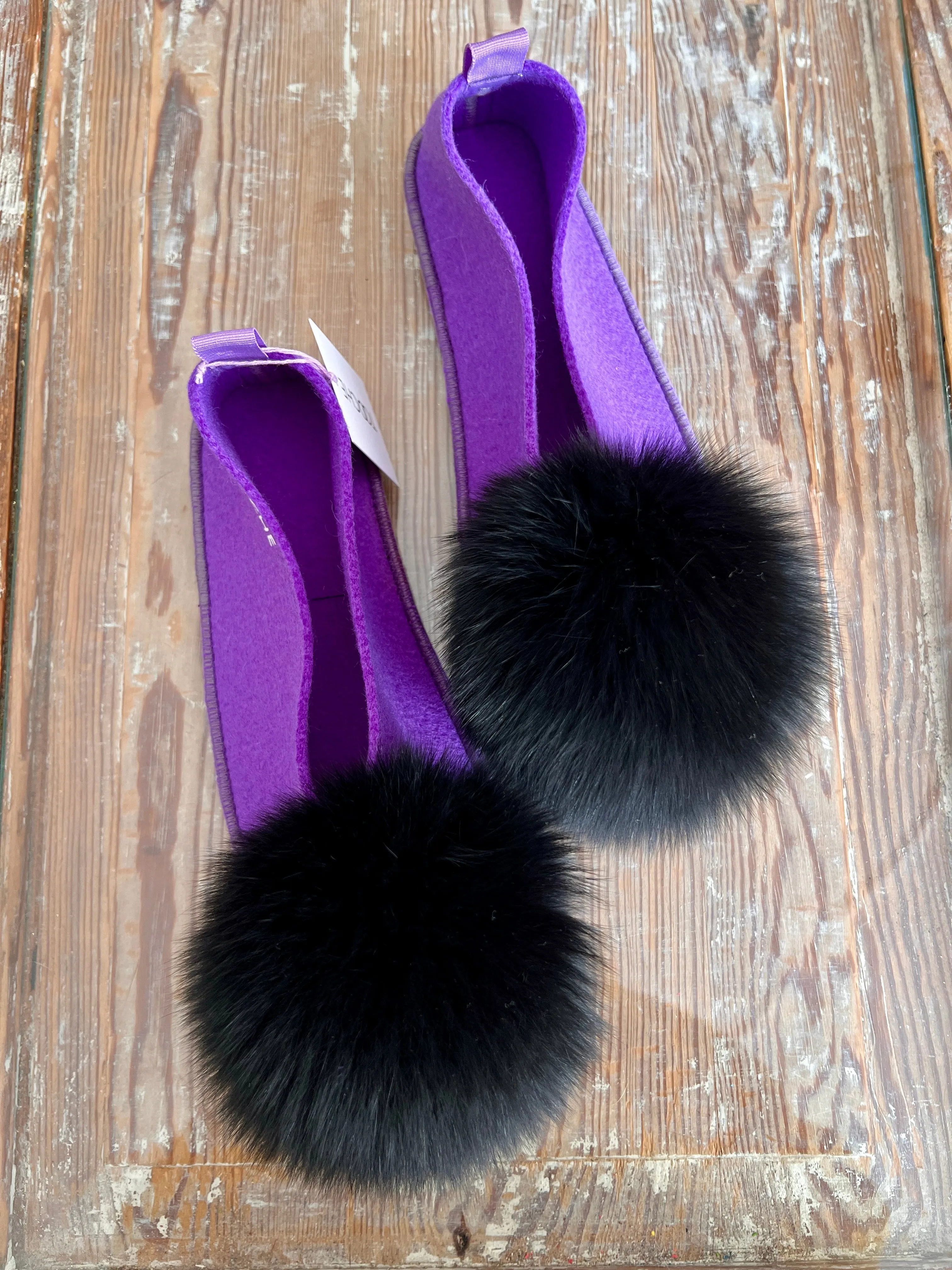 LAVENDER BLACK slippers