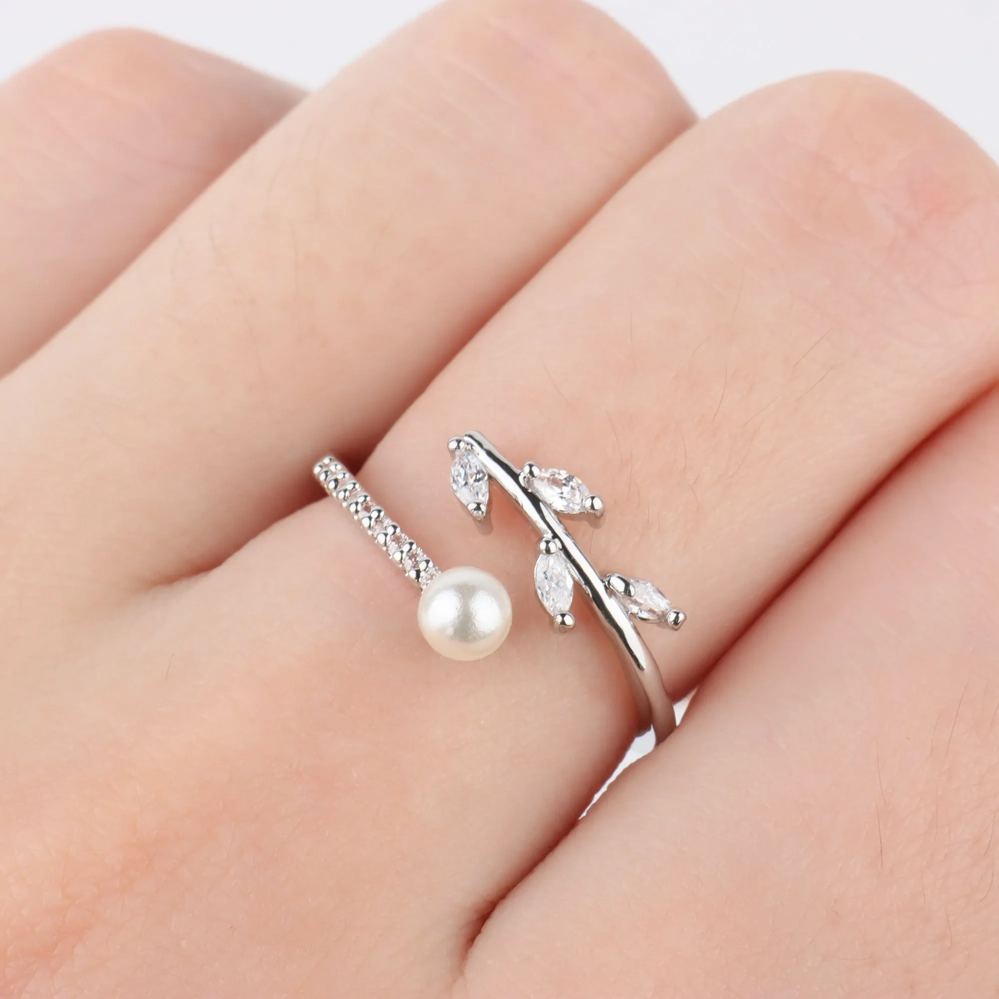 Leaf Pearl Ring