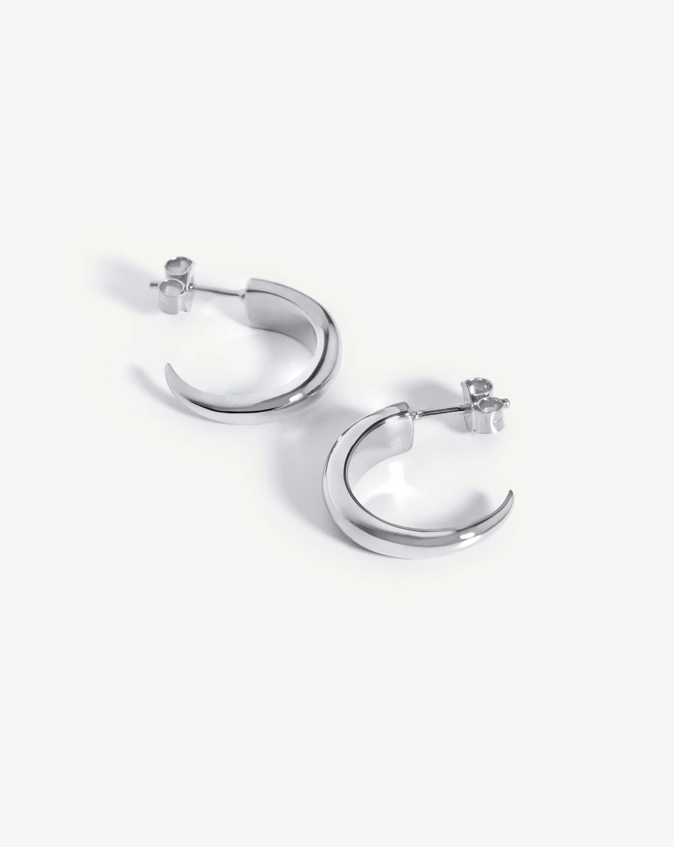 Medium Plain Claw Hoop Earrings