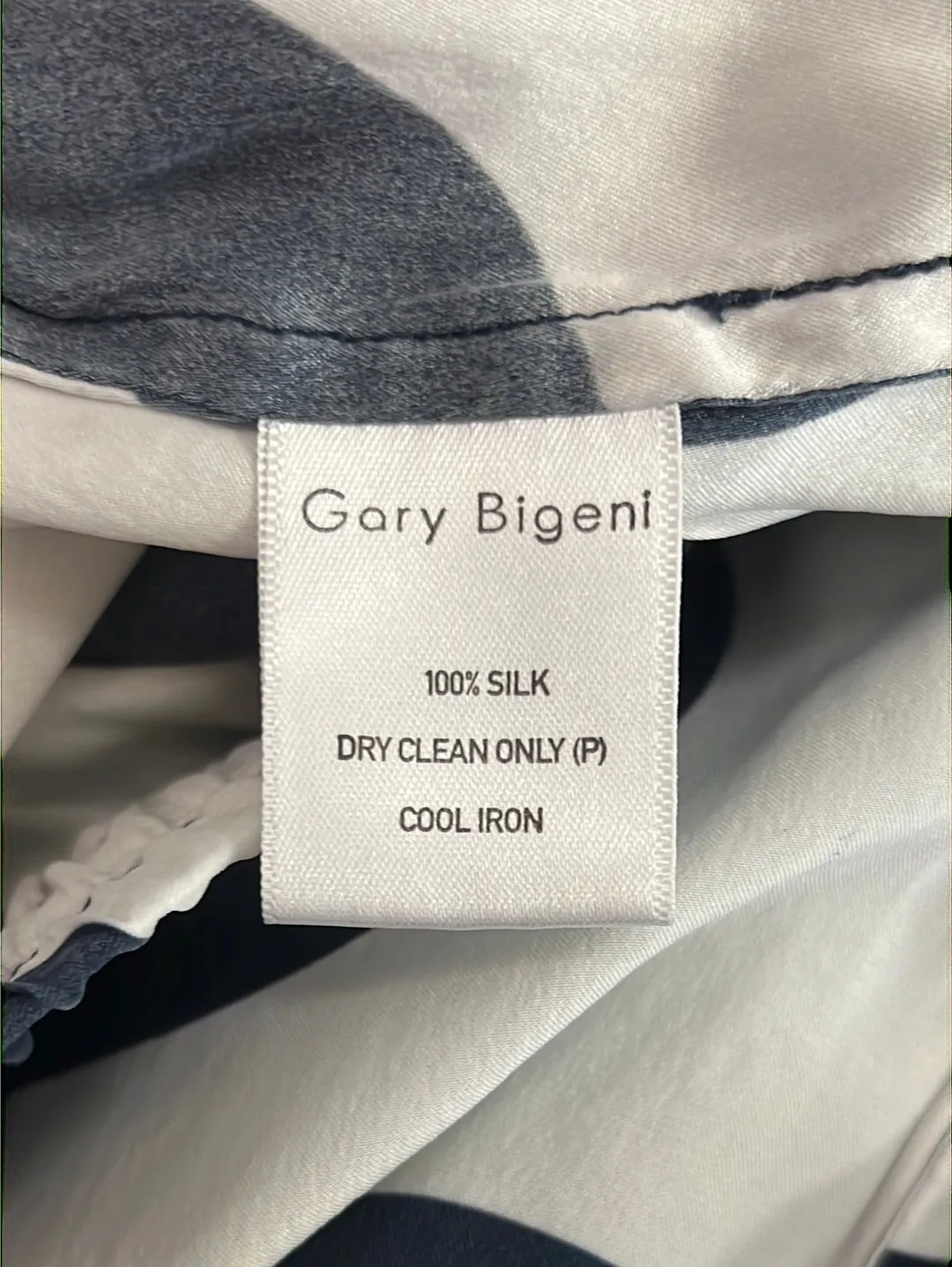 Size 6 - Gary Bigeni White and Navy Silk Pants