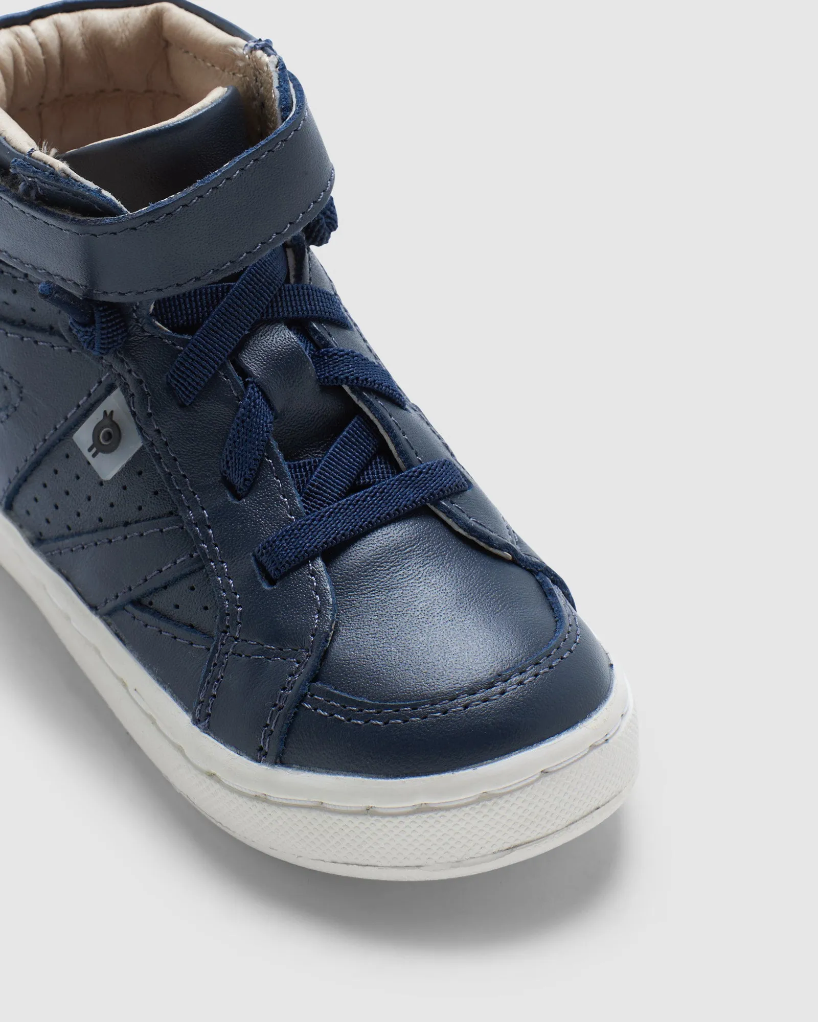 Start Up Shoe Navy/White