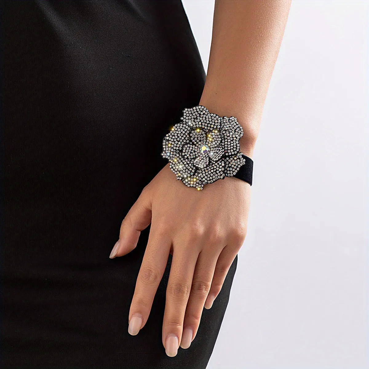 Vintage Full Of Rhinestones Flower Elegant Black Velvet Rose Flower Choker / Bangle For Women Accessories