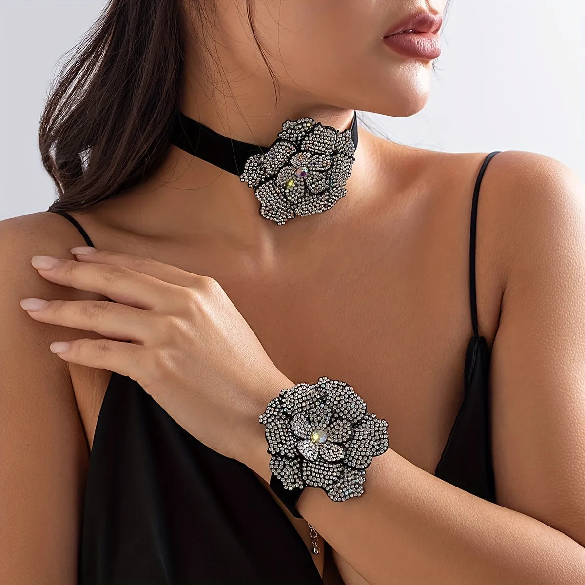 Vintage Full Of Rhinestones Flower Elegant Black Velvet Rose Flower Choker / Bangle For Women Accessories